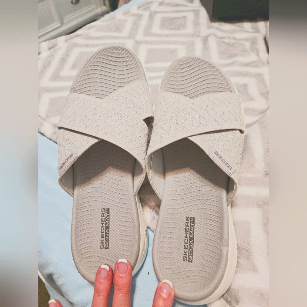 Skechers slides